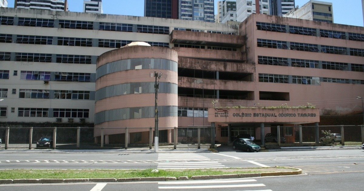 Governo do estado publica e suspende leilão do Odorico Tavares horas após divulgar edital