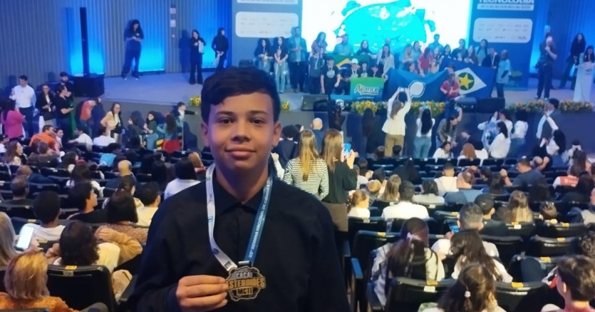 Estudante baiano de 14 anos conquista medalha da NASA por descoberta de asteroide